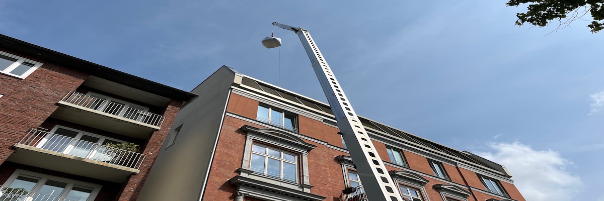 Kran mit Pool-Transport Hamburg