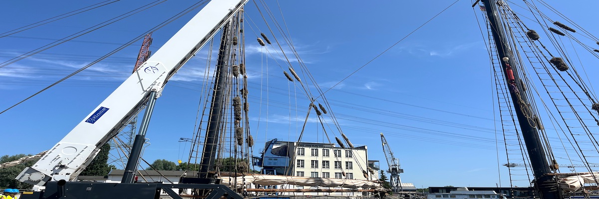 Säcke im Transportnetz per Kran-Transport Hamburg